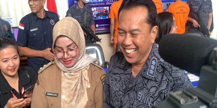 FOTO: RZL/MATAKALTENG - Kabid Pemberantasan BNNP Kalteng, Kombes Pol Agustiyanto (kanan).