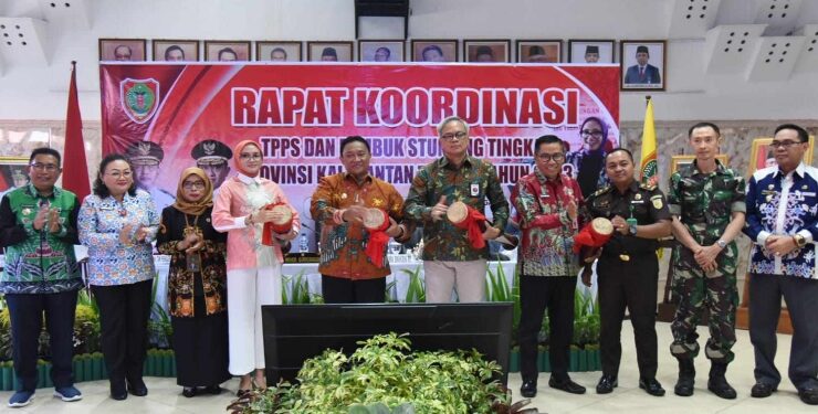 FOTO : IST/MATAKALTENG - Wagub Edy Pratowo buka Rakor TPPS dan Rembuk Stunting Tingkat Provinsi Kalteng. 