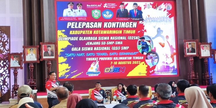 FOTO: DIAN/MATA KALTENG - Pelepasan kontingen Kotim untuk mengikuti olimpiade O2SN jenjang SD, SMP dan SMA serta GSI jenjang SMP tingkat Provinsi Kalteng, Senin 7 Agustus 2023.