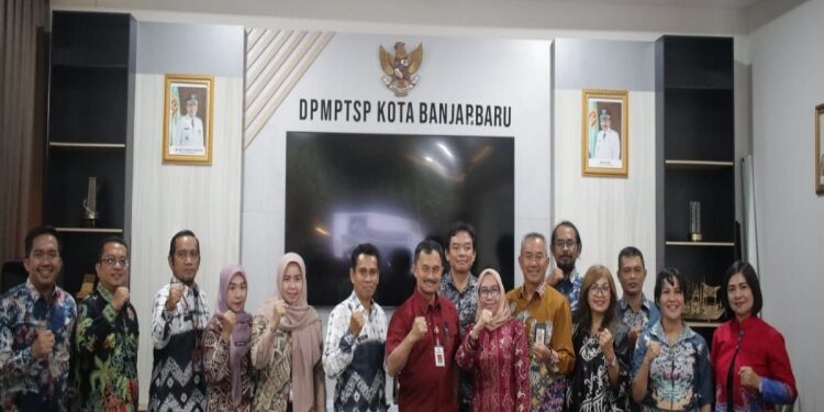 FOTO: MATAKALTENG - Jajaran Pemko Palangka Raya, saat melakukan kunker ke DPMPTSP Kota Banjarbaru, Provinsi Kalimantan Selatan.