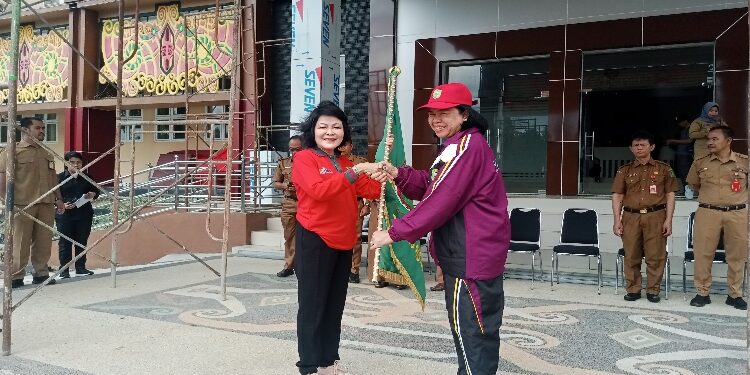 FOTO: MATAKALTENG - Pelepasan 53 atlet O2SN Kabupaten Pulang Pisau.