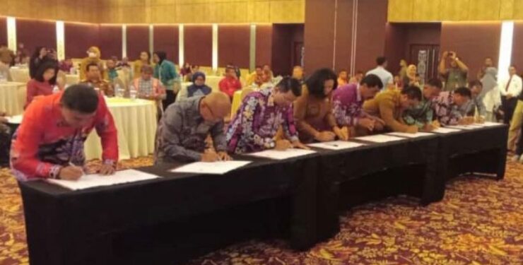 FOTO : DISDIK/MATA KALTENG - Penandatanganan Perjanjian Kerja Sama (PKS) oleh Dinas Pendidikan (Disdik) Kotim di Palangkaraya, Rabu 9 Agustus 2023.