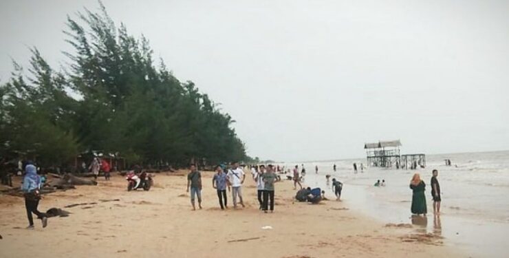 FOTO : IST/MATA KALTENG - Suasana Pantai Ujung Pandaran yang direncanakan akan dibentangkan bendera Merah Putih sepanjang 78 meter oleh kelompok nelayan dalam rangka menyambut HUT ke 78 RI. 