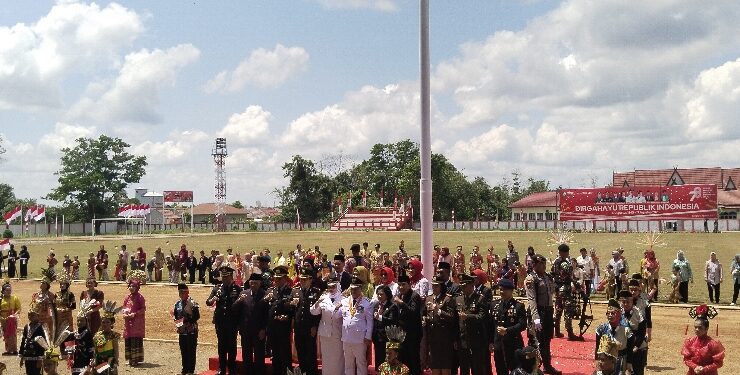 FOTO : AGUS/MATA KALTENG - Pegelaran tari Kolosal usai detik-detik proklamasi kemerdekaan Republik Indonesia ke-78 di Stadion 29 November Sampit, Kamis, 17 Agustus 2023.