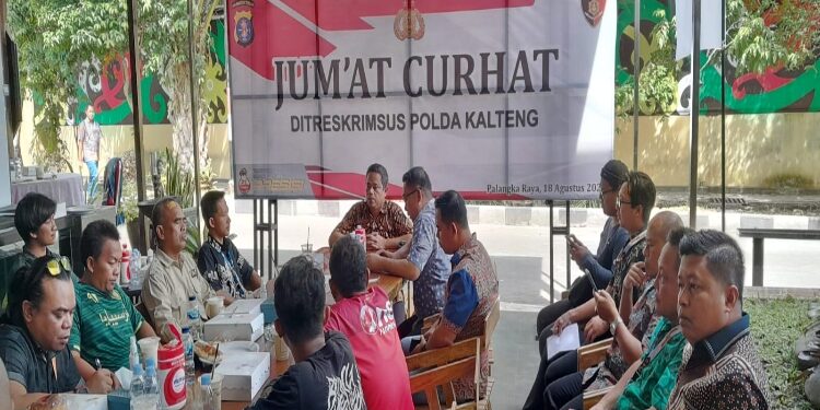 FOTO: RZL/MATAKALTENG - Jum'at Curhat antara Direeskrimsus Polda Kalteng bersama insan pers.