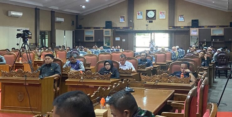 FOTO : Dok/DIAN MATA KALTENG - Suasana rapat paripurna pembahasan rancangan KUA PPAS 2024 belum lama ini di DPRD Kotim.
