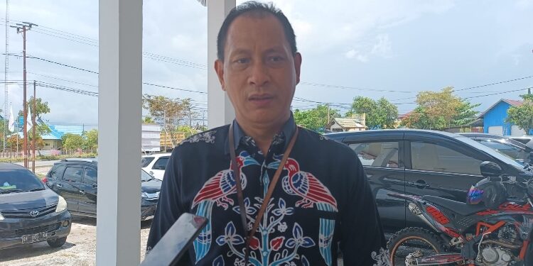 Ketua KPU Kabupaten Gumas, Stepenson.