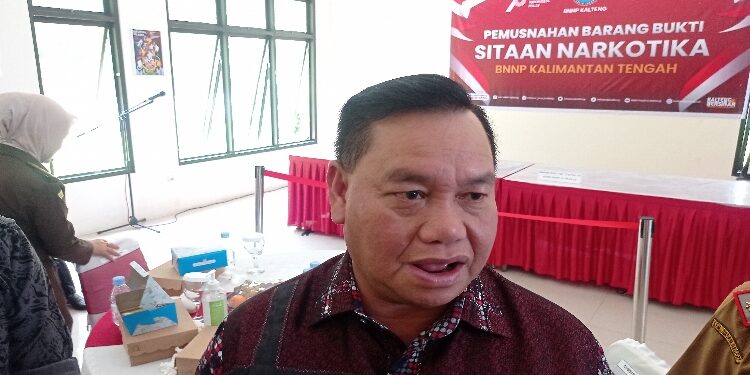 FOTO: RZL/MATAKALTENG - Bupati Kotim, Halikinnor, usai menghadiri pemusnahan barang bukti sabu di BNNP Kalteng.