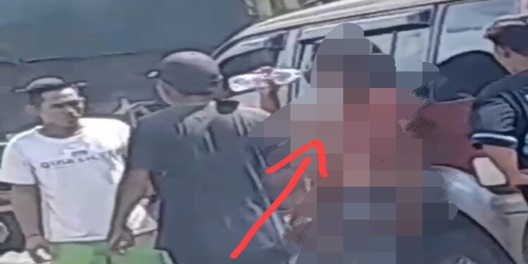 FOTO: AGUS/MATA KALTENG- Hasil tangkap layar, yang memperlihatkan pria berlumuran darah di Cempaga Hulu, Kotim.
