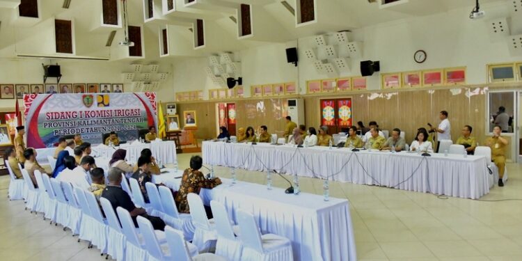 FOTO: IST/MATAKALTENG - Kepala Bappedalitbang Kalteng Leonard S. Ampung, pada Sidang I Komisi Irigasi Provinsi Kalimantan Tengah Tahun 2023 periode 2021-2024.