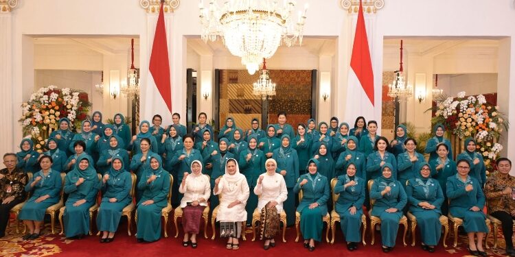 FOTO: IST/MATAKALTENG - Ketua TP PKK Kalteng Ivo Sugianto Sabran Hadiri Audiensi di Istana Negara.