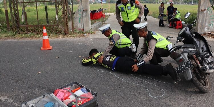 FOTO: RZL/MATAKALTENG - Personel polantas saat mengikuti lomba olah TPTKP.