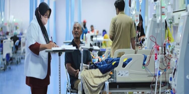FOTO: Humas RSUD dr Murjani Sampit/MATAKALTENG - Proses pelayanan kesehatan pasien di RSUD dr Murjani Sampit.
