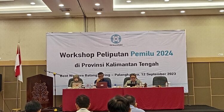 FOTO: RZL/MATAKALTENG - Workshop dewan pers bersama media di Palangka Raya.