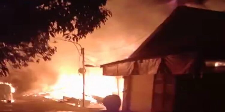 FOTO: MATAKALTENG - Kebakaran di Komplek Sosial Mendawai, Palangka Raya.