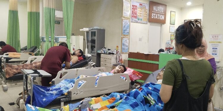 FOTO: AGUS/MATA KALTENG - Kelompok Hok Kim alias Acen saat dirawat di RSUD dr Murjani Sampit.