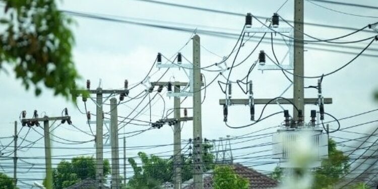 FOTO: IST/MATA KALTENG - Kebakaran kios yang terjadi di Jalan HM Arsyad pada Selasa 12 September 2023 siang.