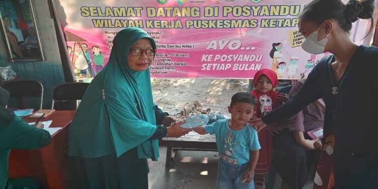 FOTO: IST/MATAKALTENG - Balita di Perumahan Sinar Fajar Sampit saat mengikuti Posyandu, Kamis 14 September 2023.