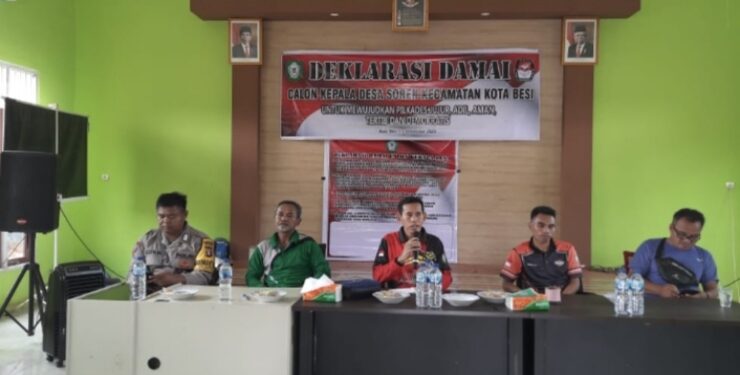 FOTO : IST-KECAMATAN/MATA KALTENG - Deklarasi damai pemilihan calon kepala desa Soren, Kecamatan Kota Besi, Kotim, Jumat 15 September 2023.