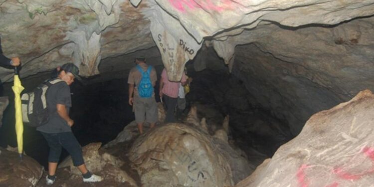 FOTO: IST/MATAKALTENG - Salah satu destinasi wisata di Barsel yakni Goa Liang Lempang yang berada di Desa Palu Rejo Kecamatan Gunung Bintang Awai.