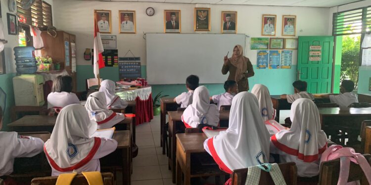 FOTO: DIAN/MATA KALTENG - Suasana belajar di SDN 2 MB Ketapang.