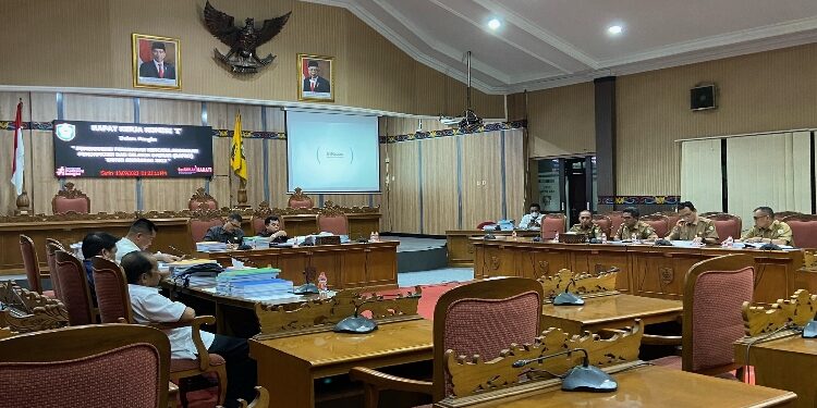 FOTO: DIAN/MATA KALTENG - Rapat kerja komisi I bersama Setwan Kotim, 18 September 2023.
