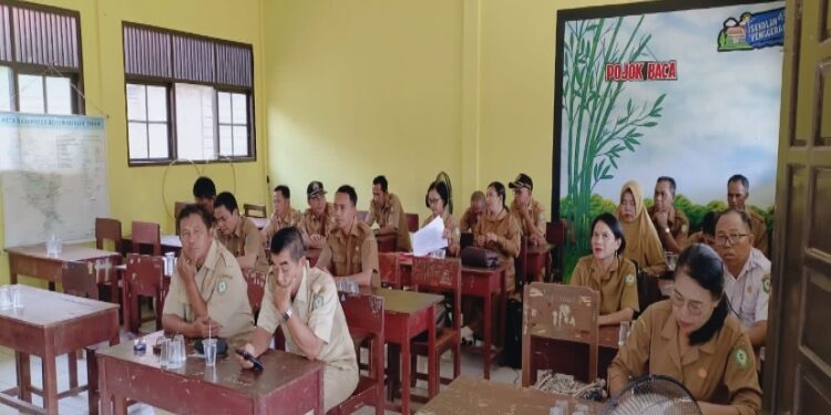 FOTO: DISDIK/MATA KALTENG - Monev BOSP di KKKS Riak Cempaga, Selasa 19 September 2023.
