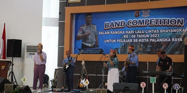 FOTO: RZL/MATAKALTENG - Salah satu peserta festival band Ditlantas Polda Kalteng.