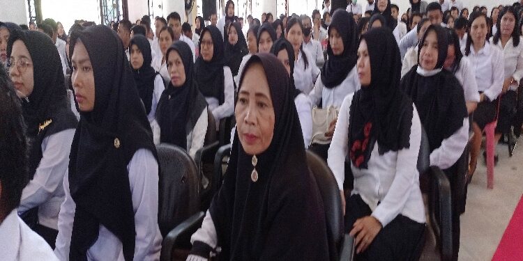FOTO: DOK DEVIANA/MATAKALTENG - Ratusan orang yang keterima menjadi PPPK, beberapa waktu lalu.