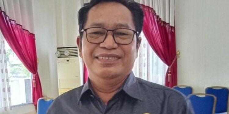 Anggota DPRD Barsel, Drs. Zainal Abidin Awang.