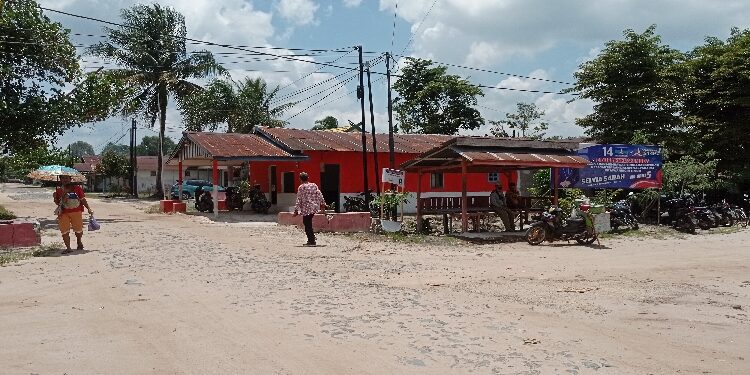 FOTO: DEVIANA/MATAKALTENG - Pal 12 Kelurahan Pasir Putih di siang hari, Kamis 21 September 2023.