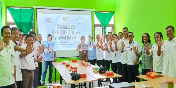 FOTO: MATAKALTENG - Sosialisasi Unit Pengendali Gratifikasi (UPG) dan Sosialisasi Pencegahan Tindak Pidana Korupsi kepada UPT/UPTD.