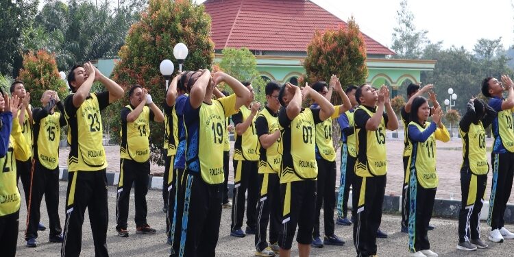 FOTO: HUMAS POLRES GUMAS/MATA KALTENG - Suasana tes kesamaptaan jasmani yang dilakukan personel Polres Gumas, Jumat, 22 September 2023.
