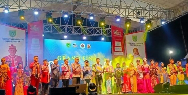 FOTO : IST/MATAKALTENG - Pemkab Barsel saat menggelar pemilihan putra putri pariwisata barsel di panggung Barsel expo 2023.