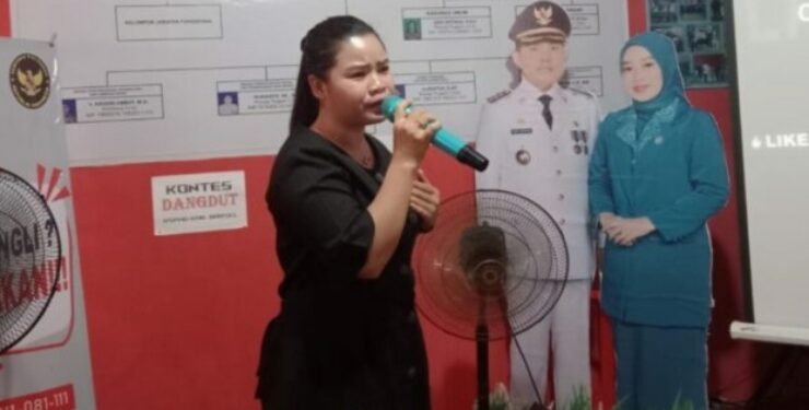 FOTO : IST/MATAKALTENG - Salah satu peserta yang mengikuti kontes dangdut yang dilaksanakan DSPMD Barito Selatan.