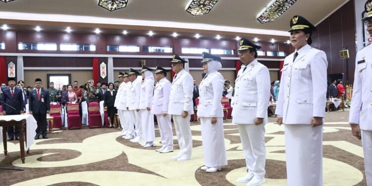 FOTO: VI/MATAKALTENG - Suasana Pelantikan dan pandu pengucapan sumpah/janji jabatan Penjabat (Pj) Wali Kota dan 9 Pj. Bupati.