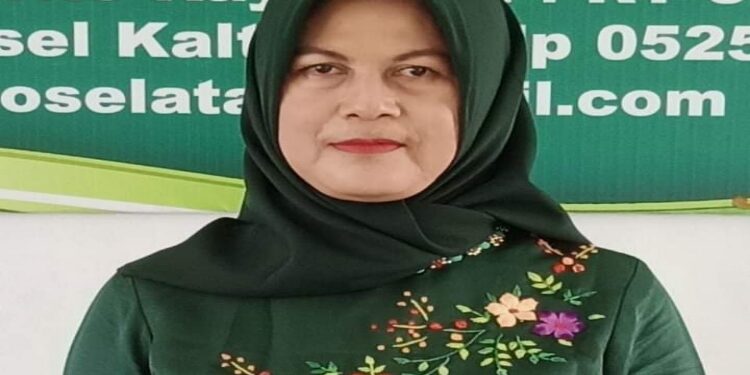 FOTO: Wakil Ketua II DPRD Kabupaten Barsel, Hj Enung Irawati.