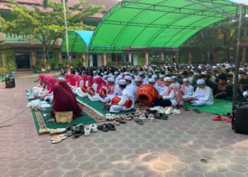 FOTO: DIAN/MATA KALTENG - Grup hadrah dari SMPN 2 Sampit saat tampil dalam acara Maulid Nabi Muhammad SAW, 27 September 2023.