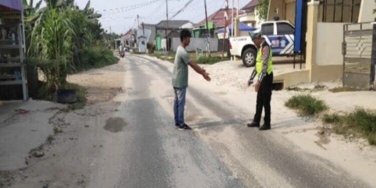 FOTO: IST/MATA KALTENG -  Olah TKP Lokasi laka lantas yang akibatkan Siswi SD meninggal dunia belum lama ini di Jalan Tidar, Sampit.