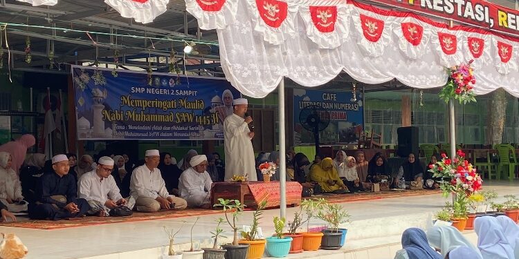 FOTO: DIAN/MATA KALTENG - Maulid nabi yang dilaksanakan di SMPN 2 Sampit, 29 September 2023.