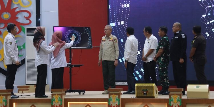 FOTO: VI/MATAKALTENG - Asisten Ekobang Sri Widanarni, mewakili Gubernur, menghadiri peluncuran Aplikasi SRIKANDI.