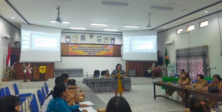 FOTO : ICEU PURNAMASARI/MATA KALTENG - Suasana kegiatan pembinaan forum Puspa di tahun 2023, yang dihadiri oleh Ketua Komisi III DPRD Kabupaten Gumas Iceu Purnamasari, di aula kantor bappedalitbang setempat, Senin, 2 Oktober 2023.