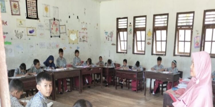 FOTO: DISDIK/MATA KALTENG - Suasana belajar di SDN 1 Bukit Sari, Parenggean, Kotim.