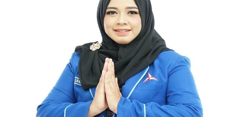 Delvia Febriani, A.Md, Keb, Bacaleg DPRD Dapil II Baamang-Seranau.