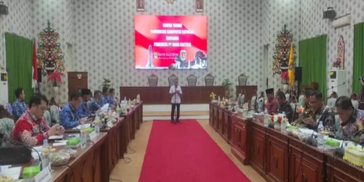 FOTO : IST/MATAKALTENG - Suasana ramah tamah di ruang Paripurna DPRD Kabupaten Katingan.