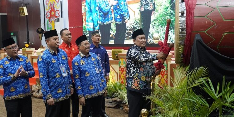 FOTO: OLIVIA/MATAKALTENG - Wagub Edy Pratowo Resmi Buka MTQ VII KORPRI Tingkat Provinsi Kalteng Tahun 2023.