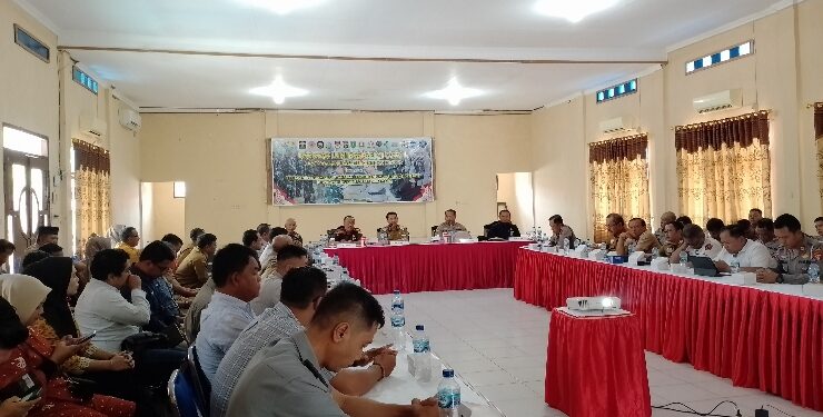 FOTO : AKH/MATAKALTENG - Rakor lintas sektoral dalam rangka persiapan pengamanan pemilu 2014.