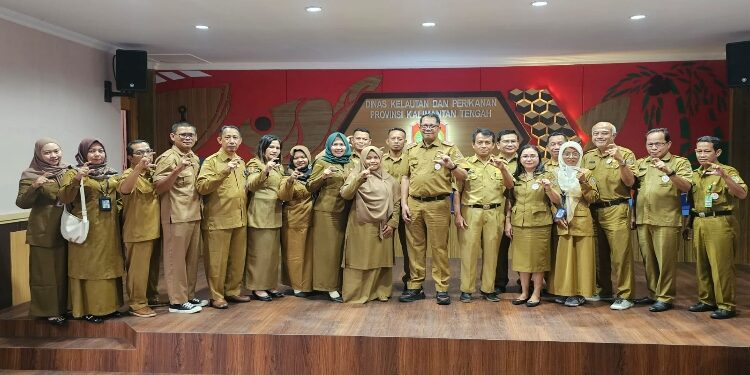 FOTO: MATAKALTENG - Kunjungan Kepala Dinas Perikanan (Diskan) Kabupaten Seruyan Halidah beserta rombongan di Aula Dislutkan Kalteng.
