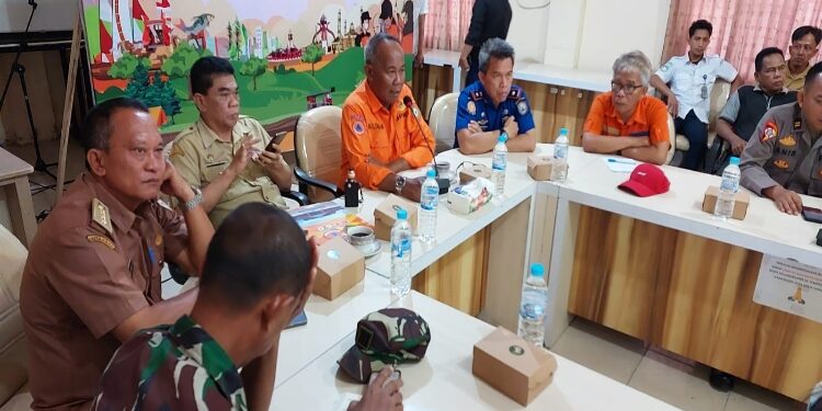FOTO: IST/MATAKALTENG - Rapat perpanjangan status karhutla oleh Pemkab Kotim, Senin 16 Oktober 2023.