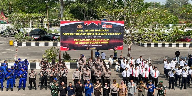 FOTO: IST/MATA KALTENG - Apel gelar pasukan operasi mantap brata telabang 2023-2024, 17 Oktober 2023.